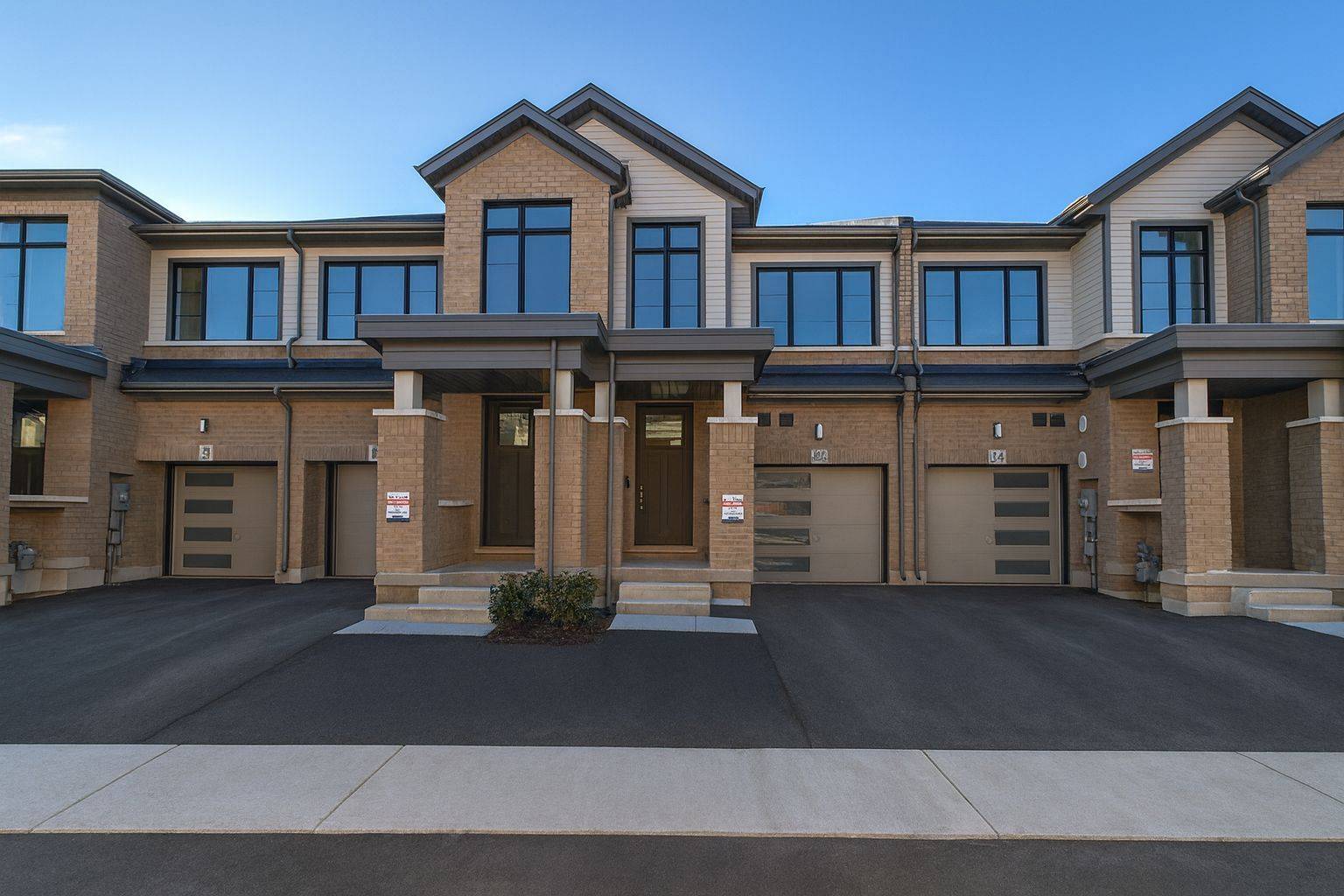 Hamilton, ON L0R 1W0,474 Provident WAY #25