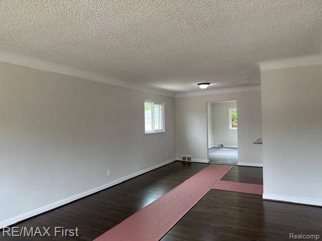 Oak Park, MI 48237,23530 Gardner ST