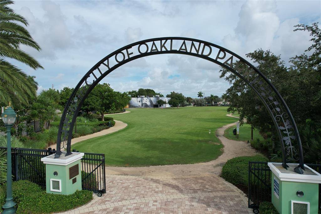 Oakland Park, FL 33334,937 NE 34th Ct