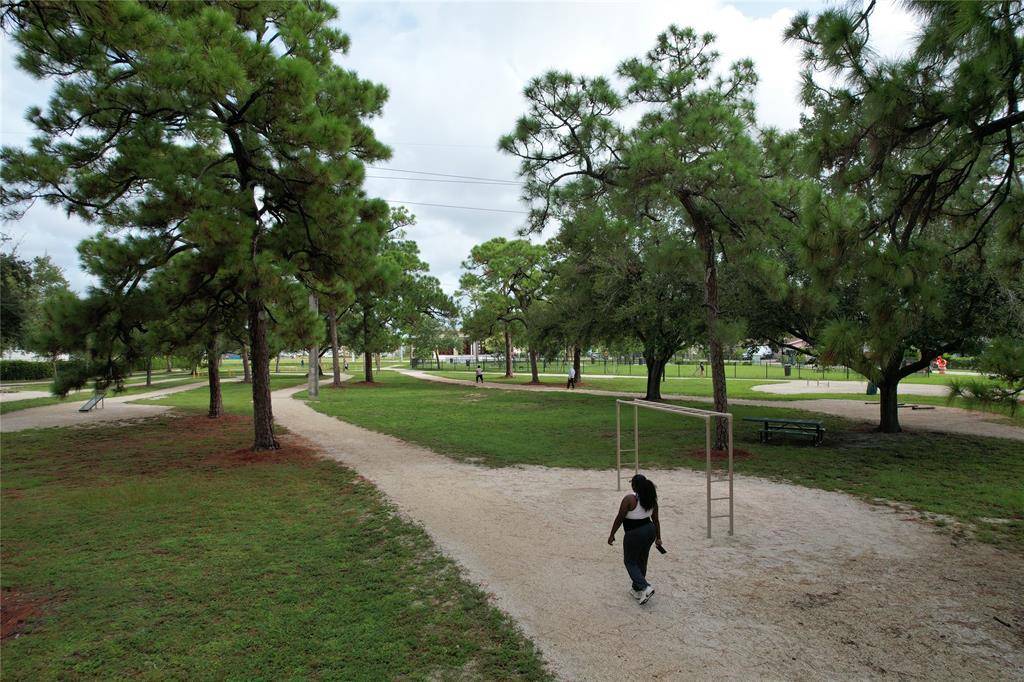 Oakland Park, FL 33334,937 NE 34th Ct