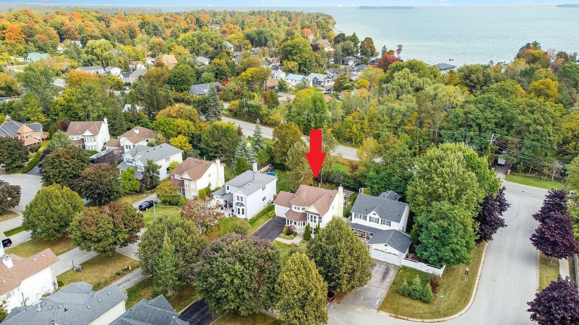 Innisfil, ON L9S 1W6,950 Linden ST