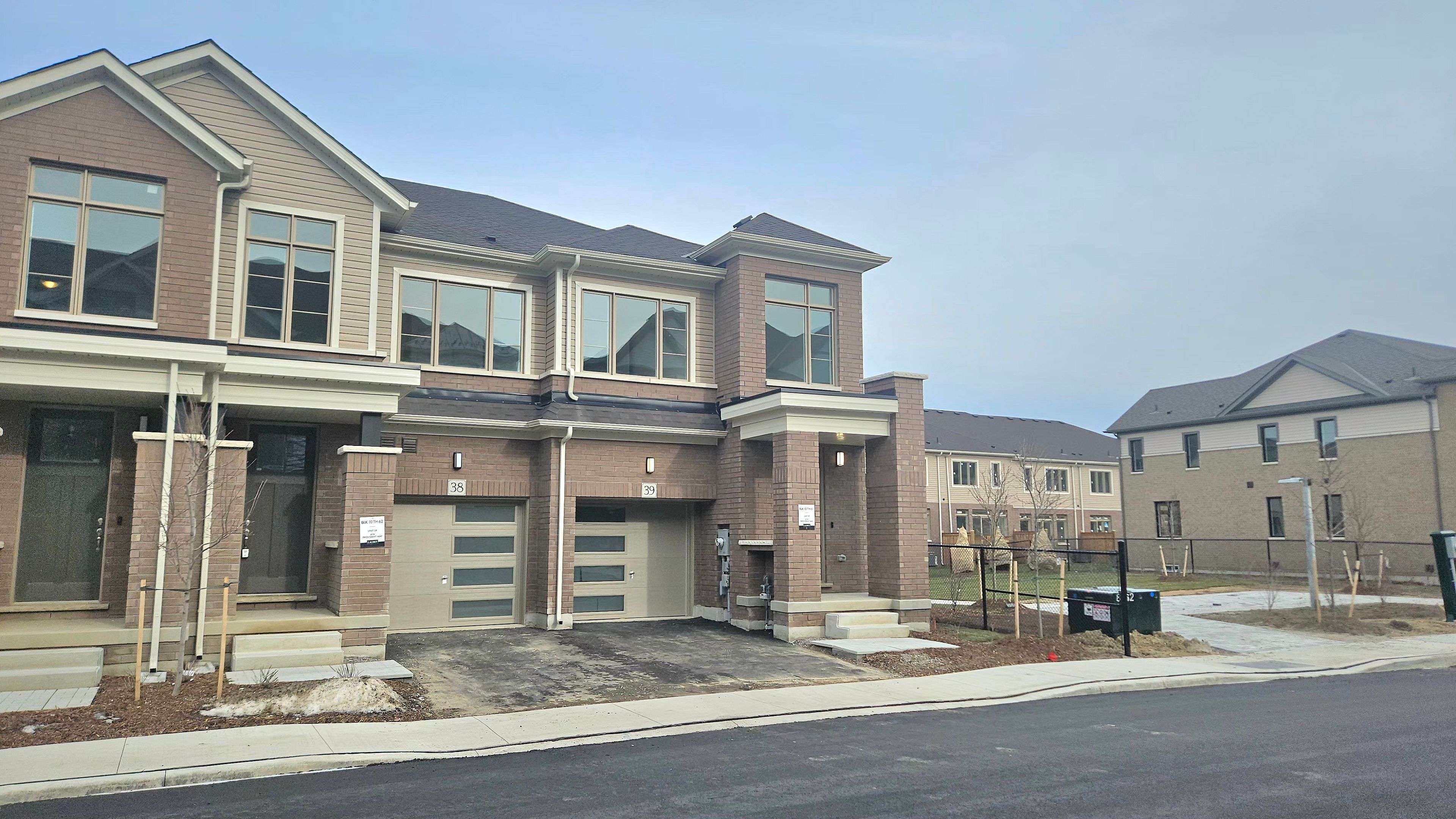 Hamilton, ON L0R 1W0,474 Provident WAY #39