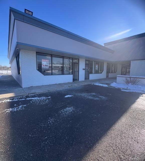 Livonia, MI 48150,10986, 10988, 10990 Middlebelt RD