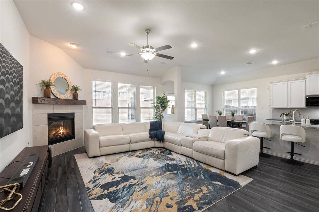 Little Elm, TX 75068,1413 Lake Grove Drive