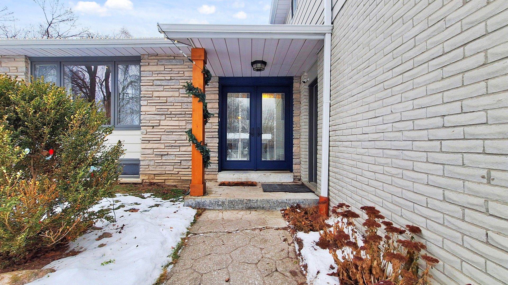 Whitchurch-stouffville, ON L4A 4Y4,203 Manitoba ST