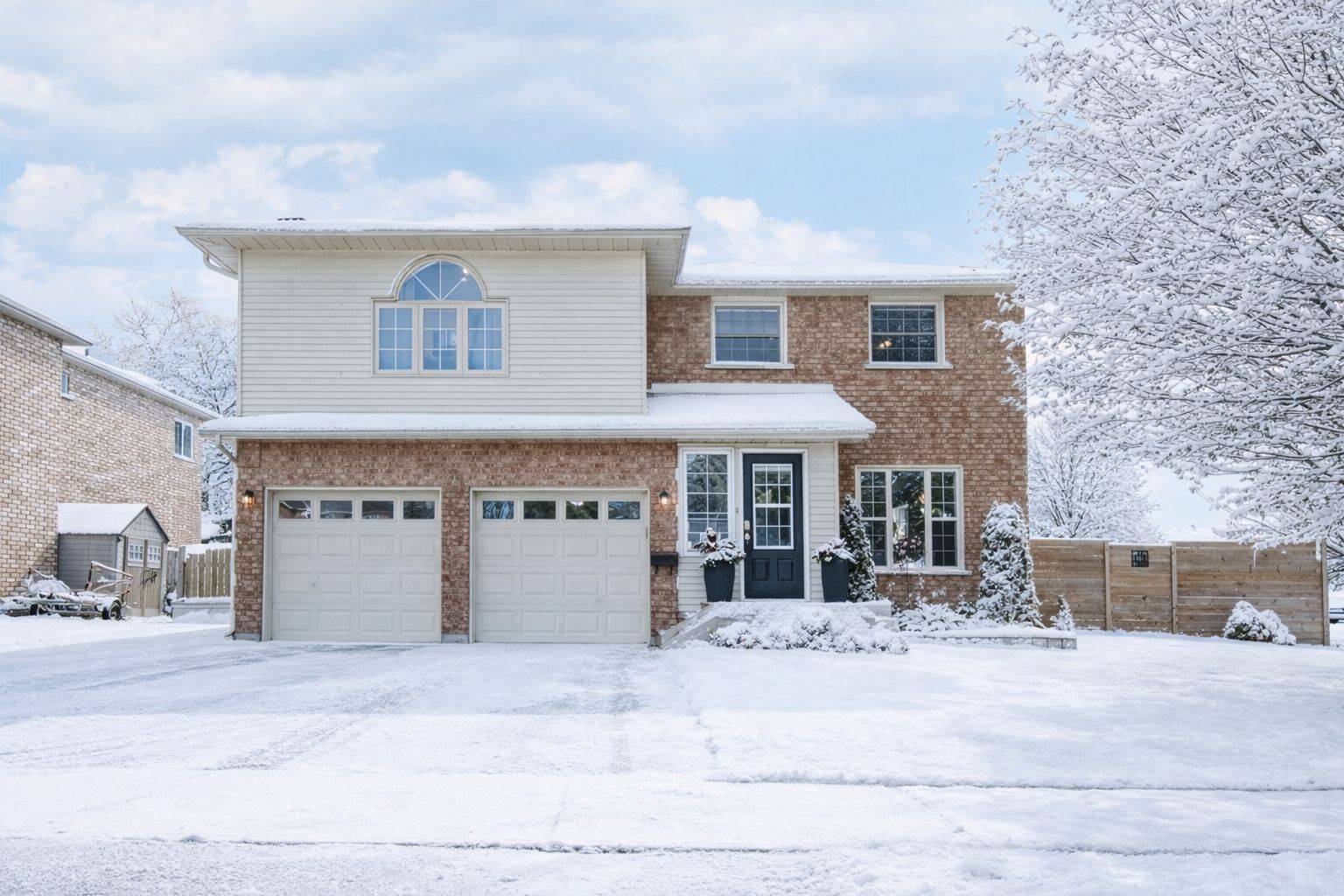 Midland, ON L4R 5B9,911 Watson PL