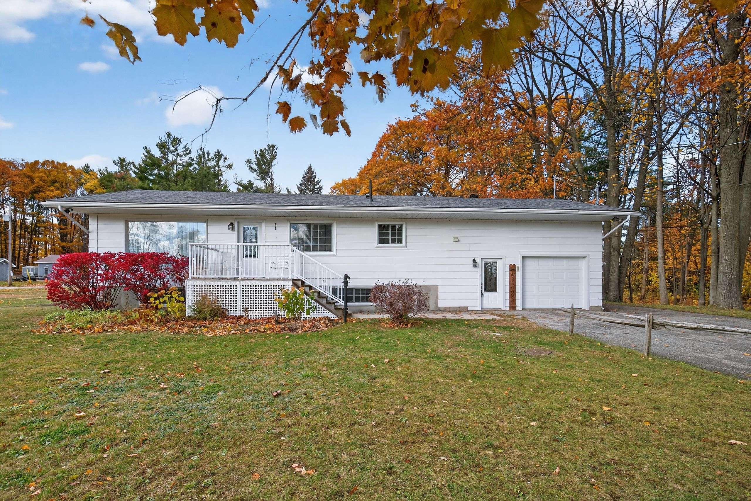 Penetanguishene, ON L9M 2B5,1034 Pine Grove RD