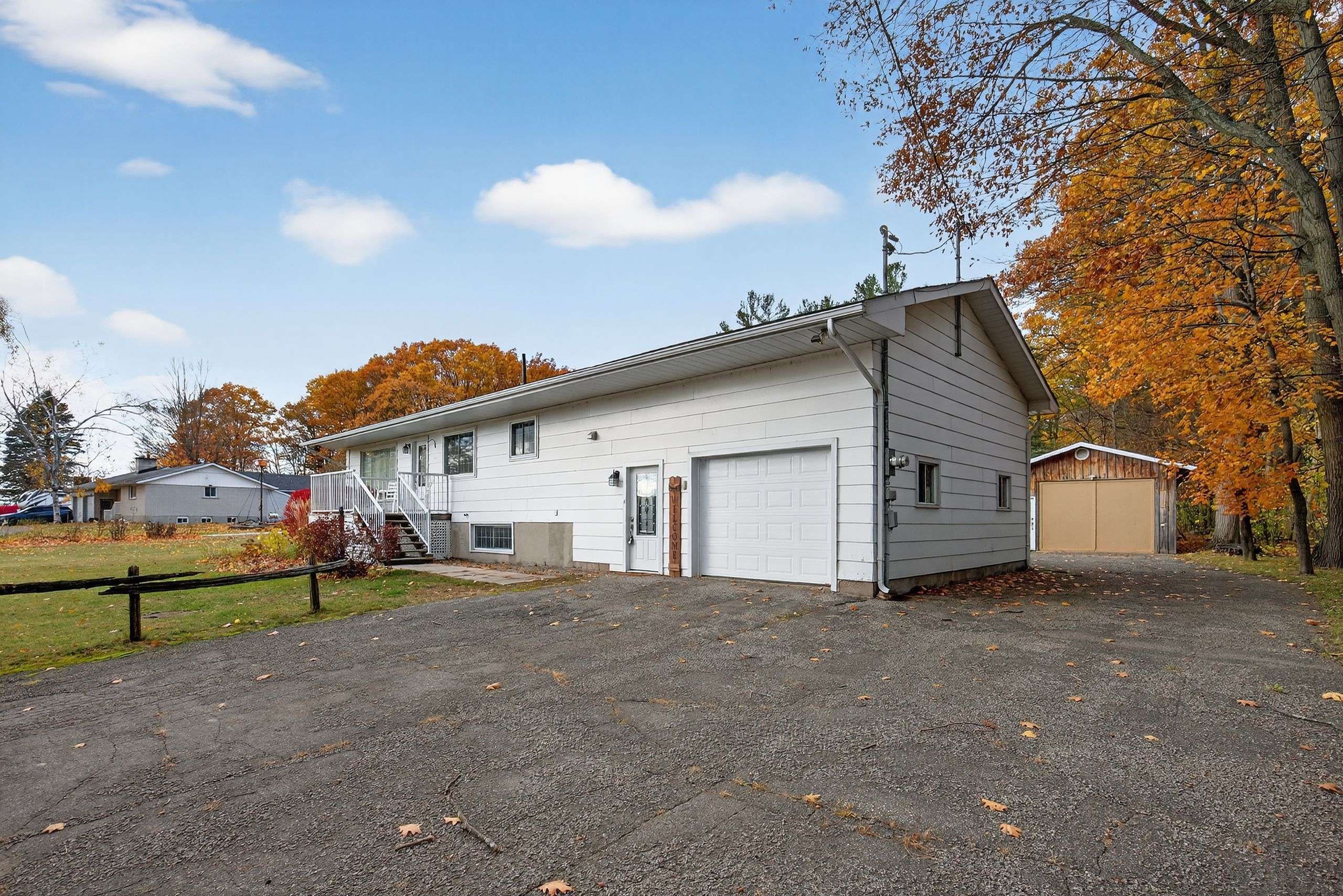 Penetanguishene, ON L9M 2B5,1034 Pine Grove RD