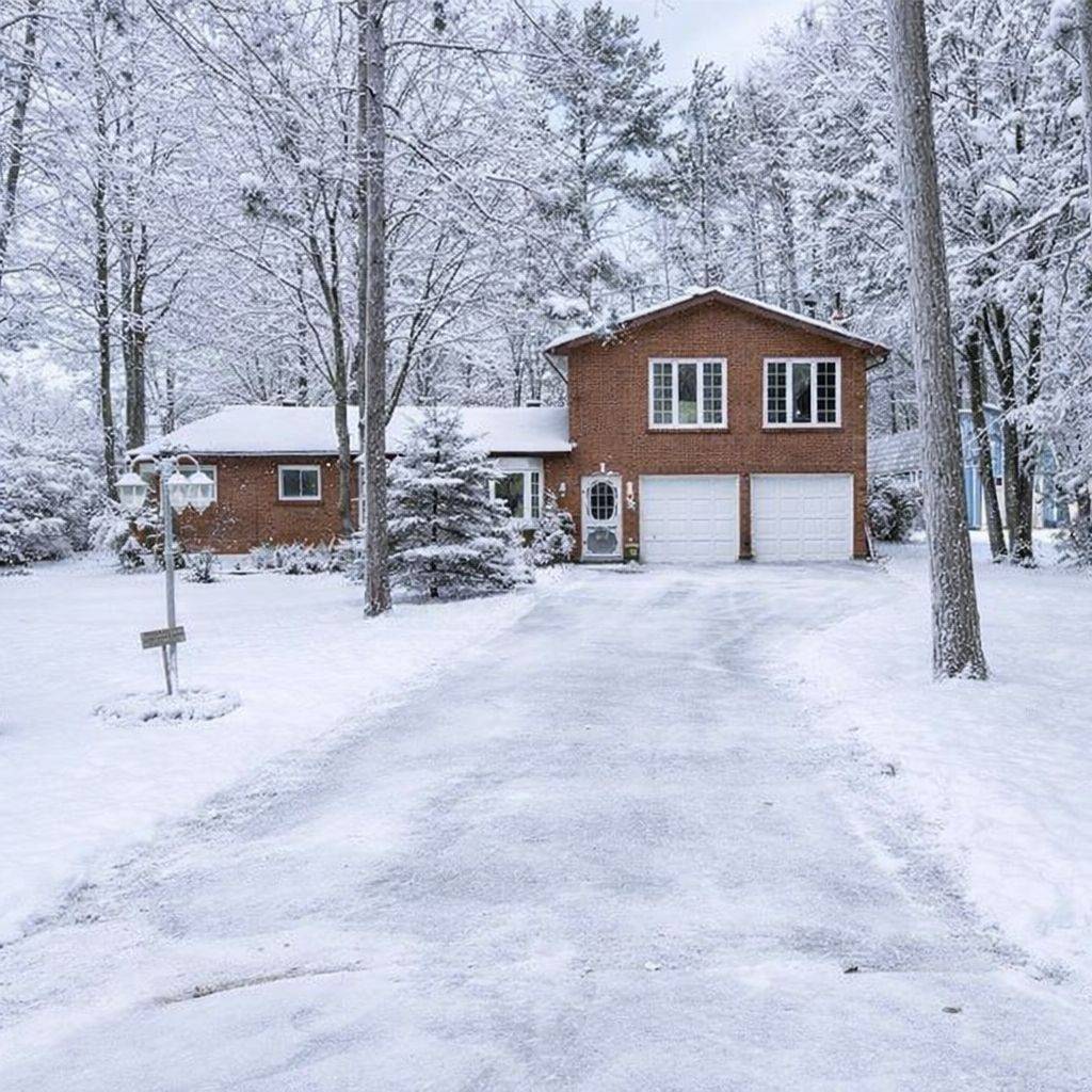 Tiny, ON L9M 0J2,1 Lindale AVE