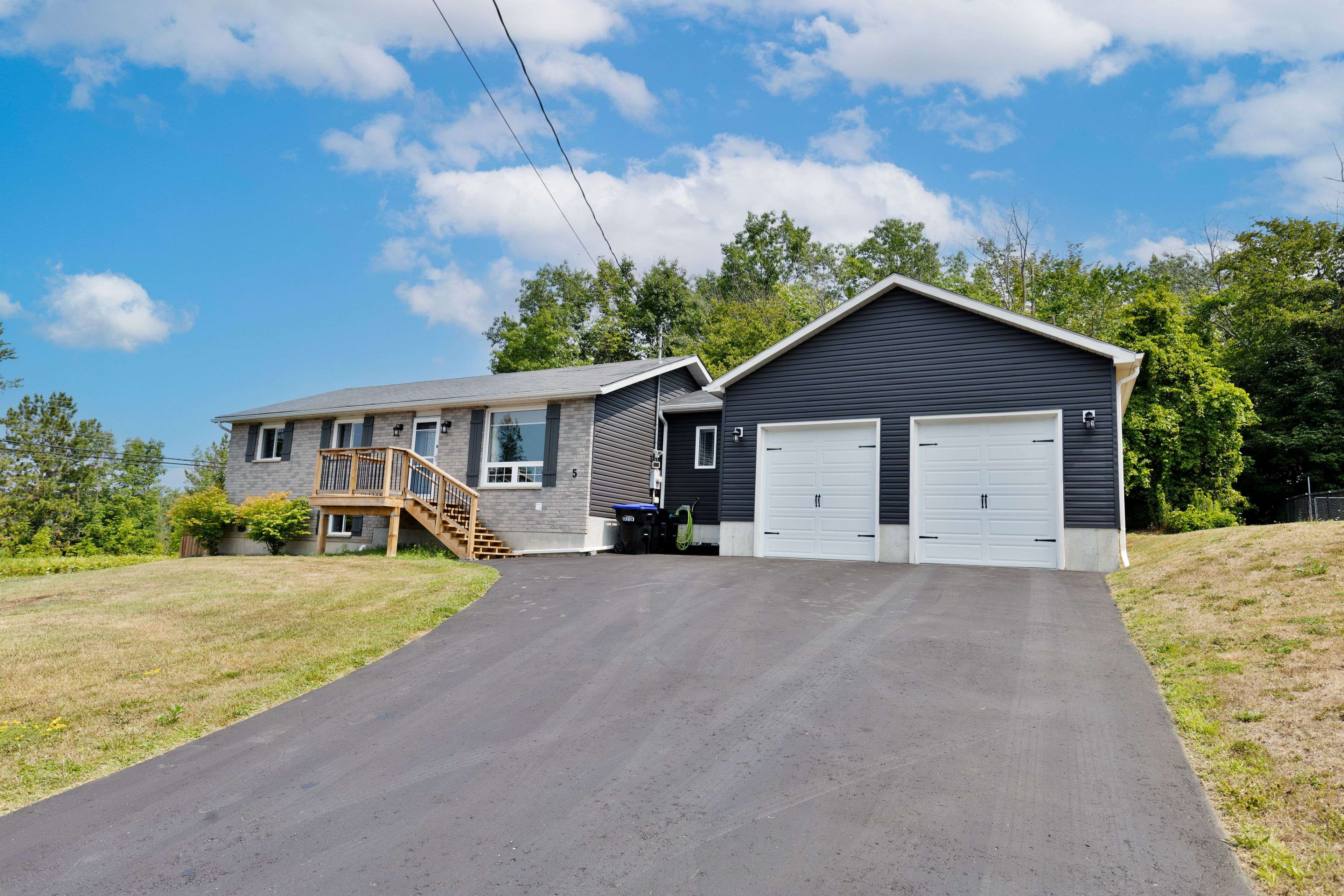 Tay, ON L0K 1R0,5 Easton AVE