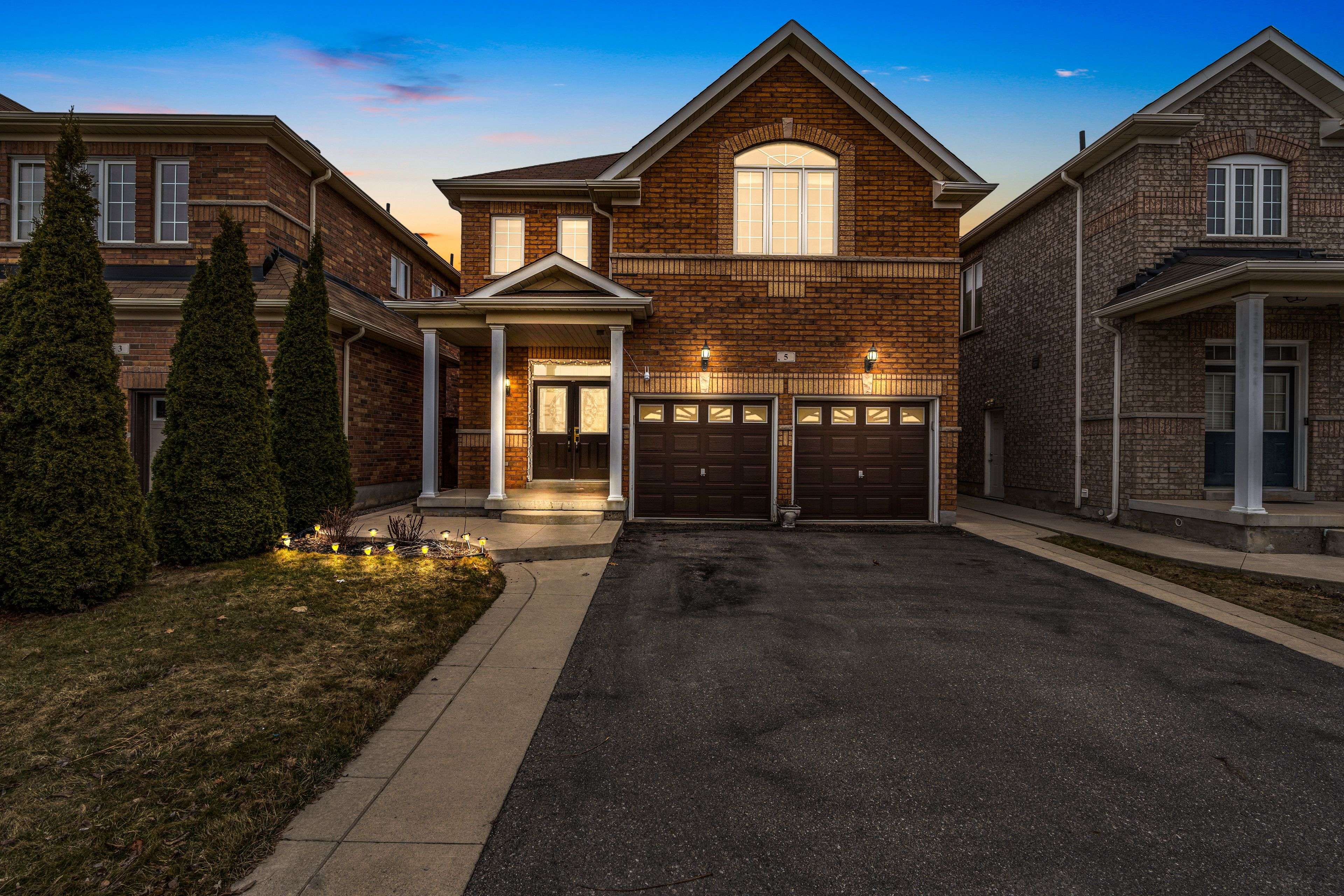 Brampton, ON L7A 0M4,5 Amaryllis DR