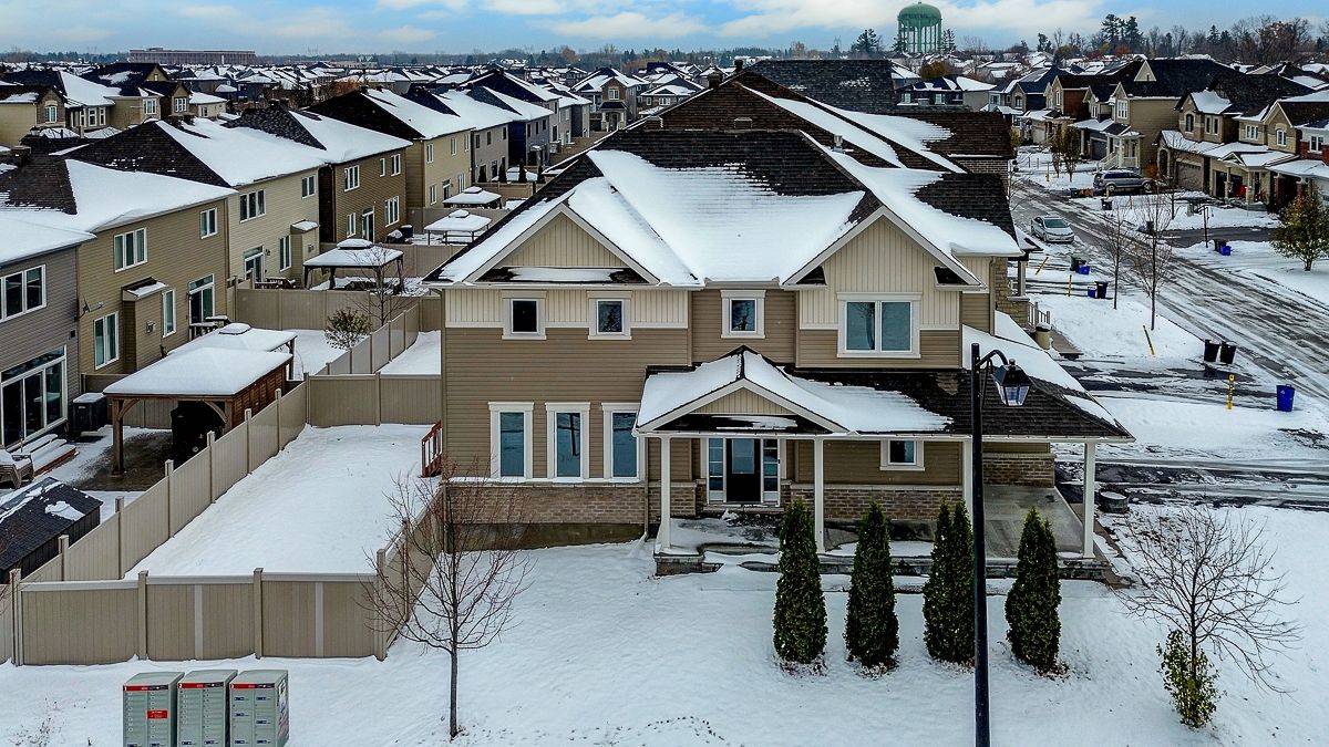 Stittsville - Munster - Richmond, ON K2S 0Z9,115 Discovery CRES