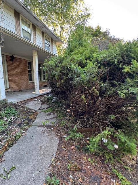 Southfield, MI 48076,30301 Spring River DR