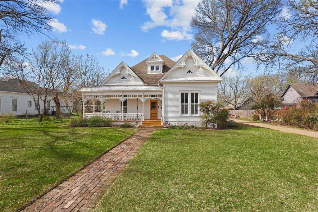 Waxahachie, TX 75165,813 W Main Street