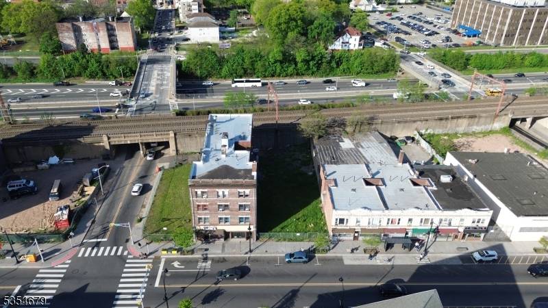 East Orange City, NJ 07018,395-99 Dr Mlk Jr Blvd