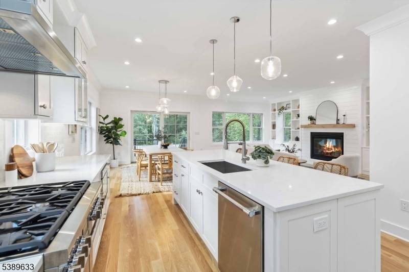 Chatham Boro, NJ 07928,151 Center Ave