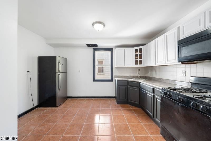 Newark City, NJ 07106,220 Brookdale Ave