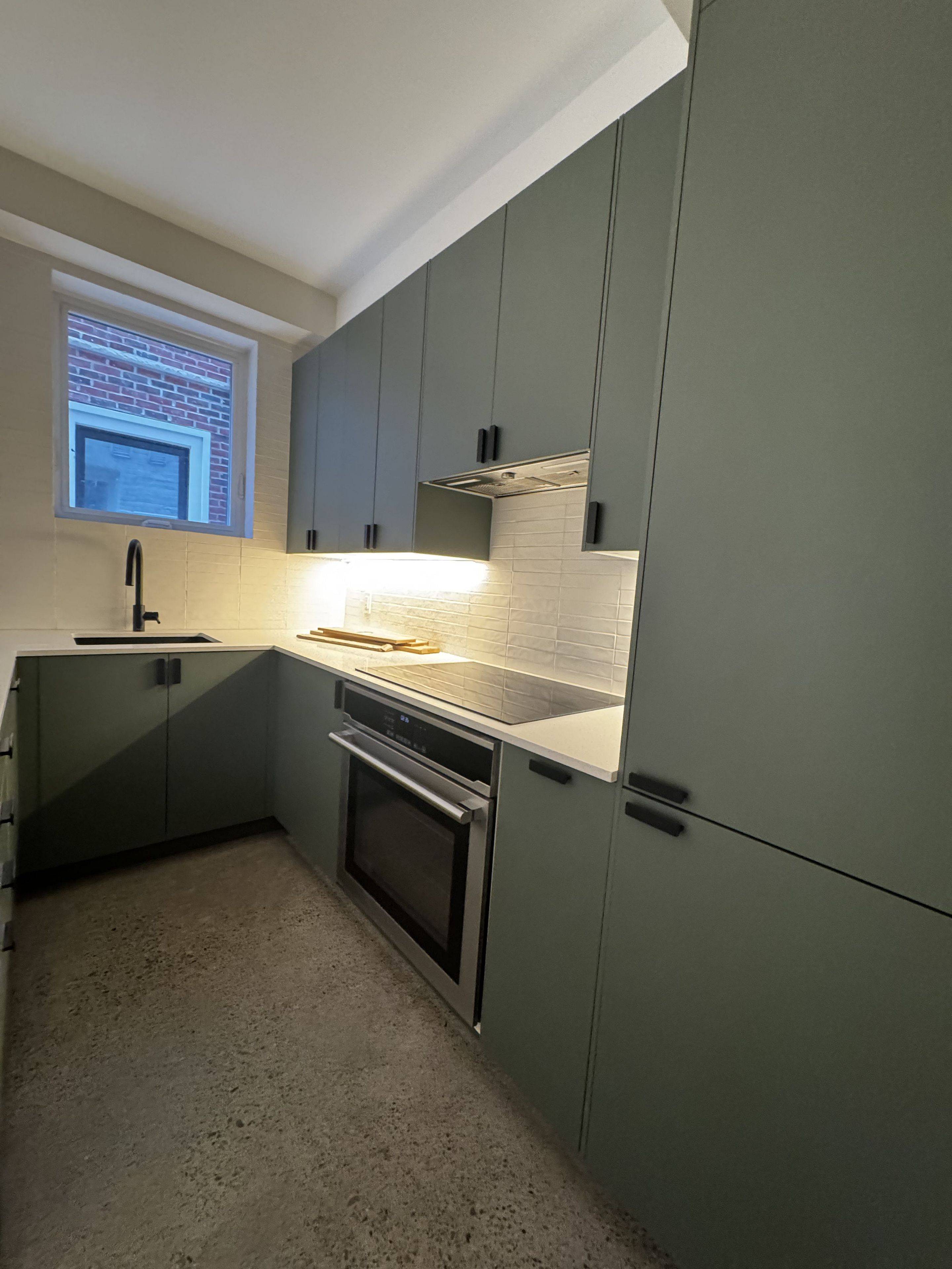 Toronto C01, ON M6J 2E6,63 Shannon ST