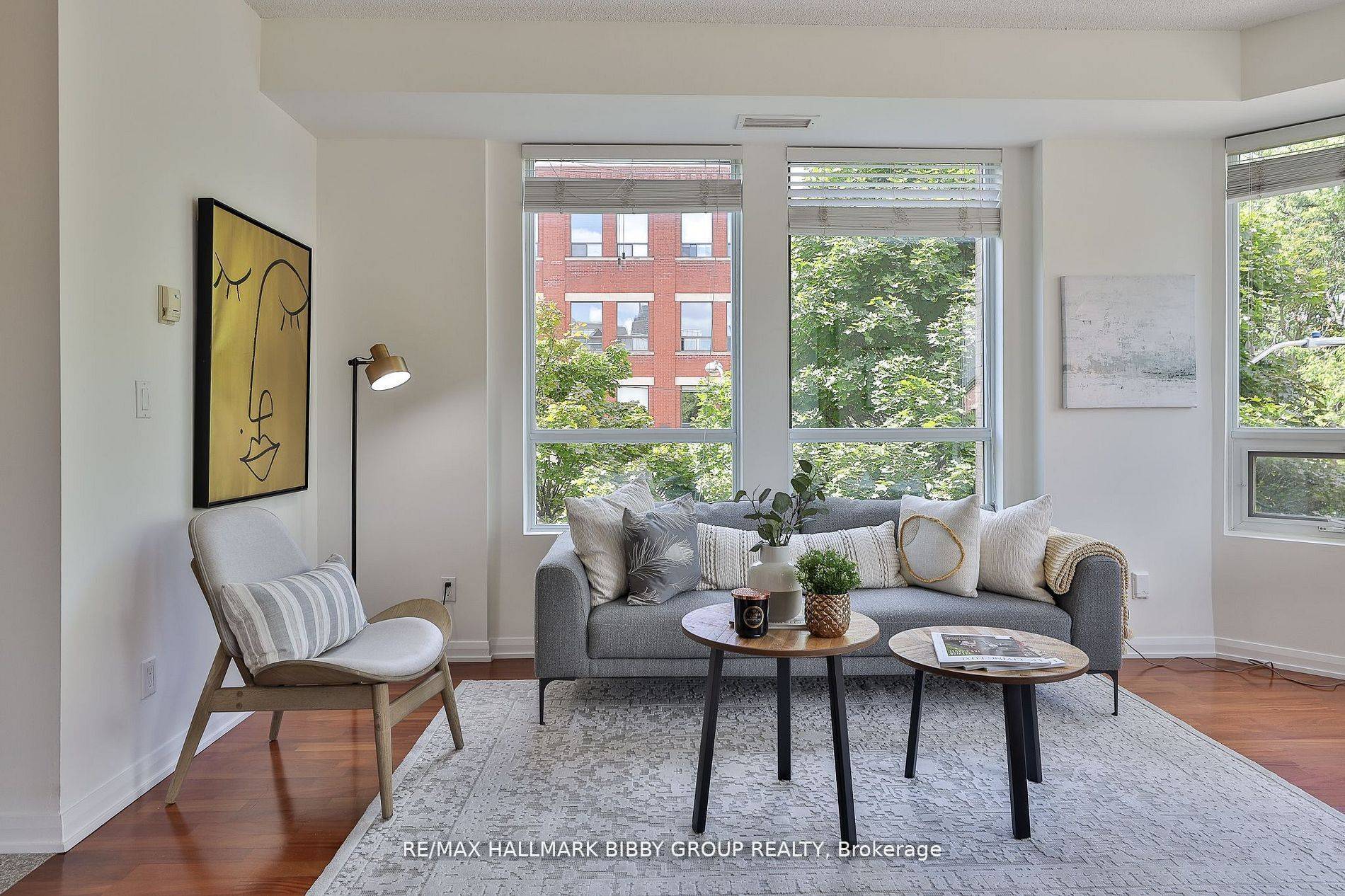 Toronto C01, ON M5T 3L8,25 Soho ST #P302