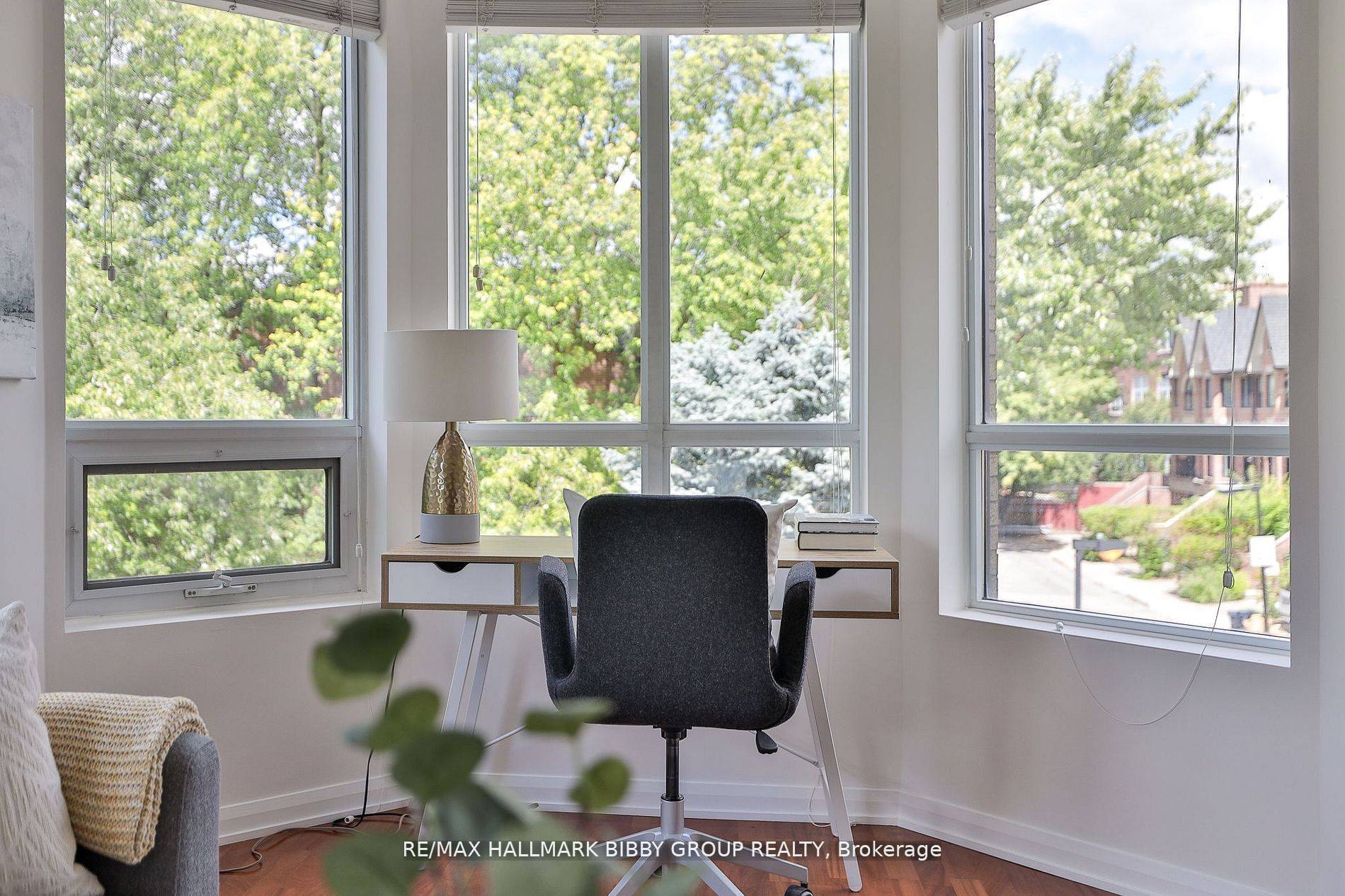 Toronto C01, ON M5T 3L8,25 Soho ST #P302