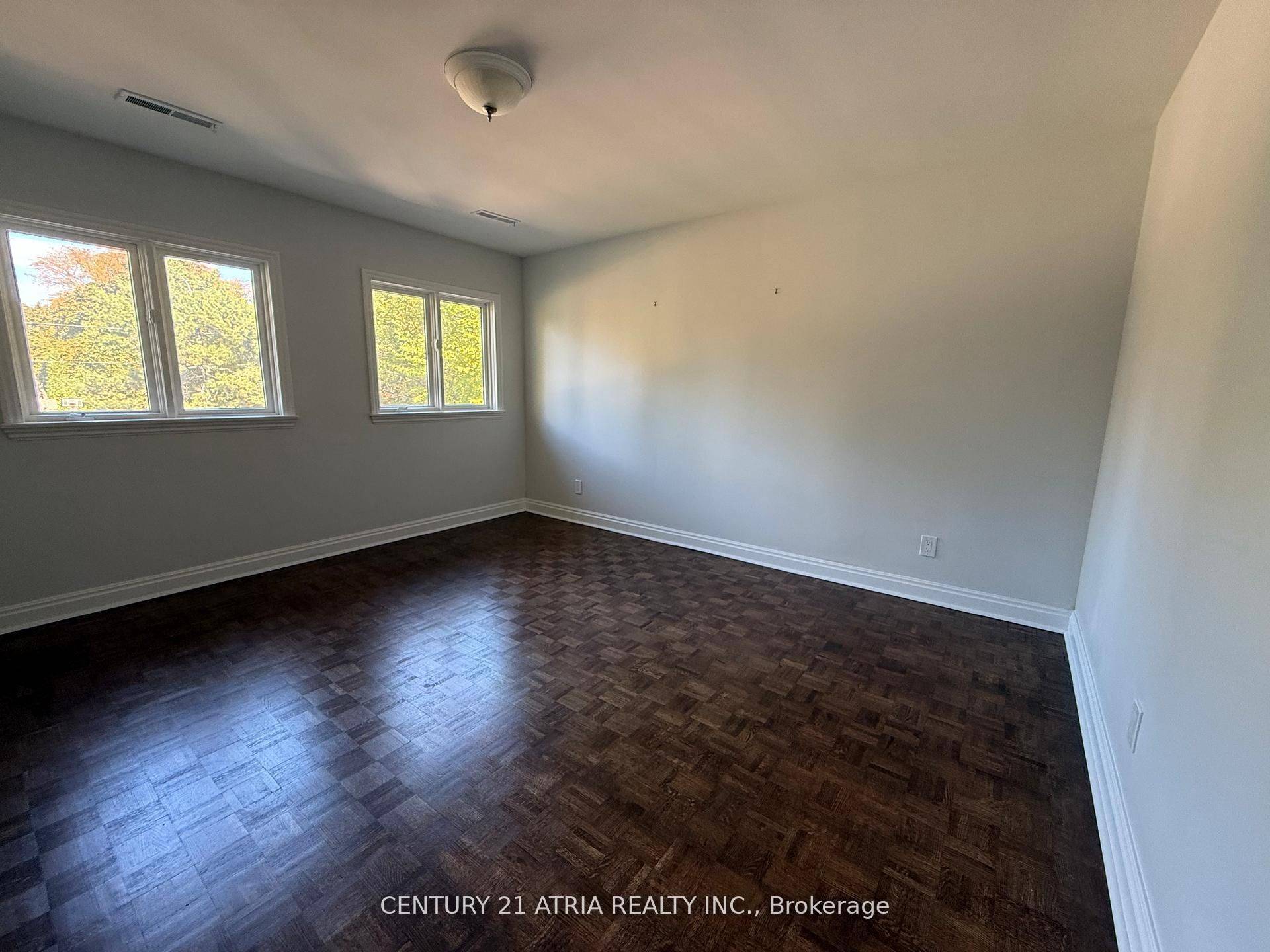 Toronto C12, ON M2L 2J7,15 Old Colony RD