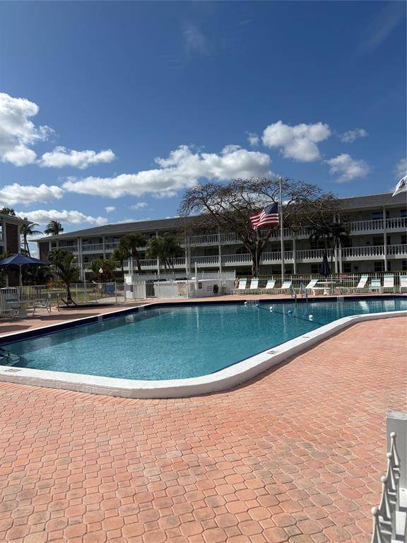 Fort Lauderdale, FL 33308,2455 NE 51st St #207