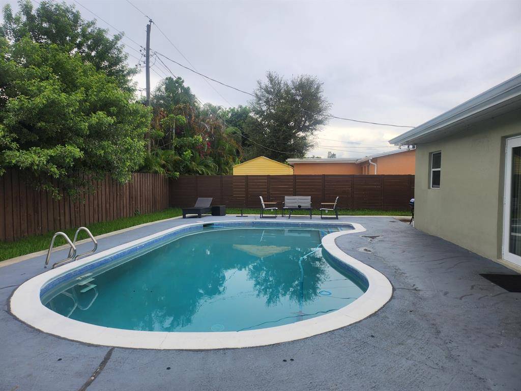 Pembroke Pines, FL 33023,640 SW 68th Ter