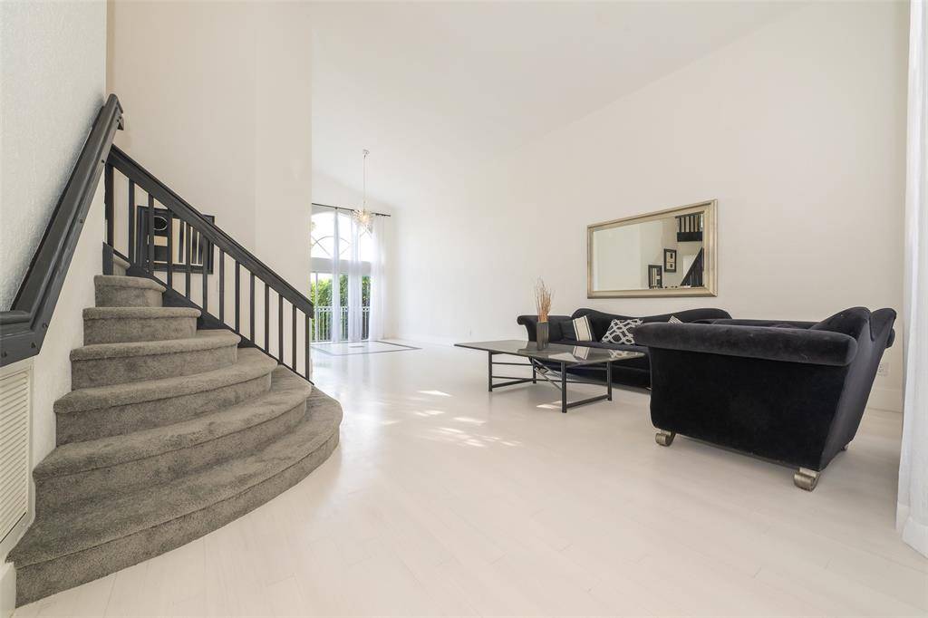 Doral, FL 33178,10965 NW 59th St