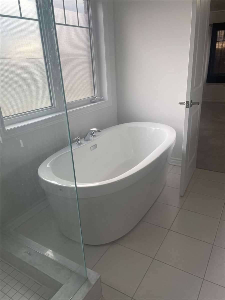 Innisfil, ON L9S 0N5,983 Barton WAY