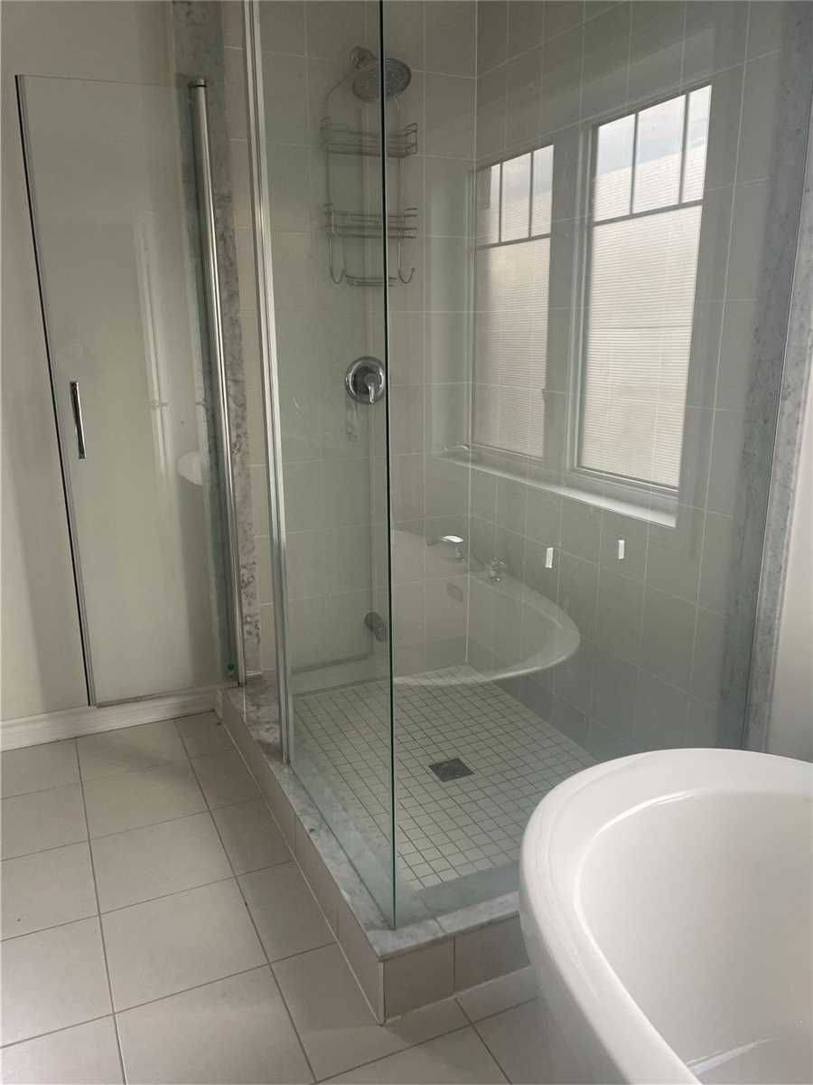 Innisfil, ON L9S 0N5,983 Barton WAY