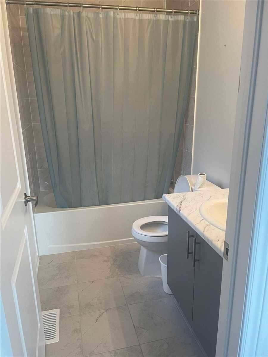 Innisfil, ON L9S 0N5,983 Barton WAY