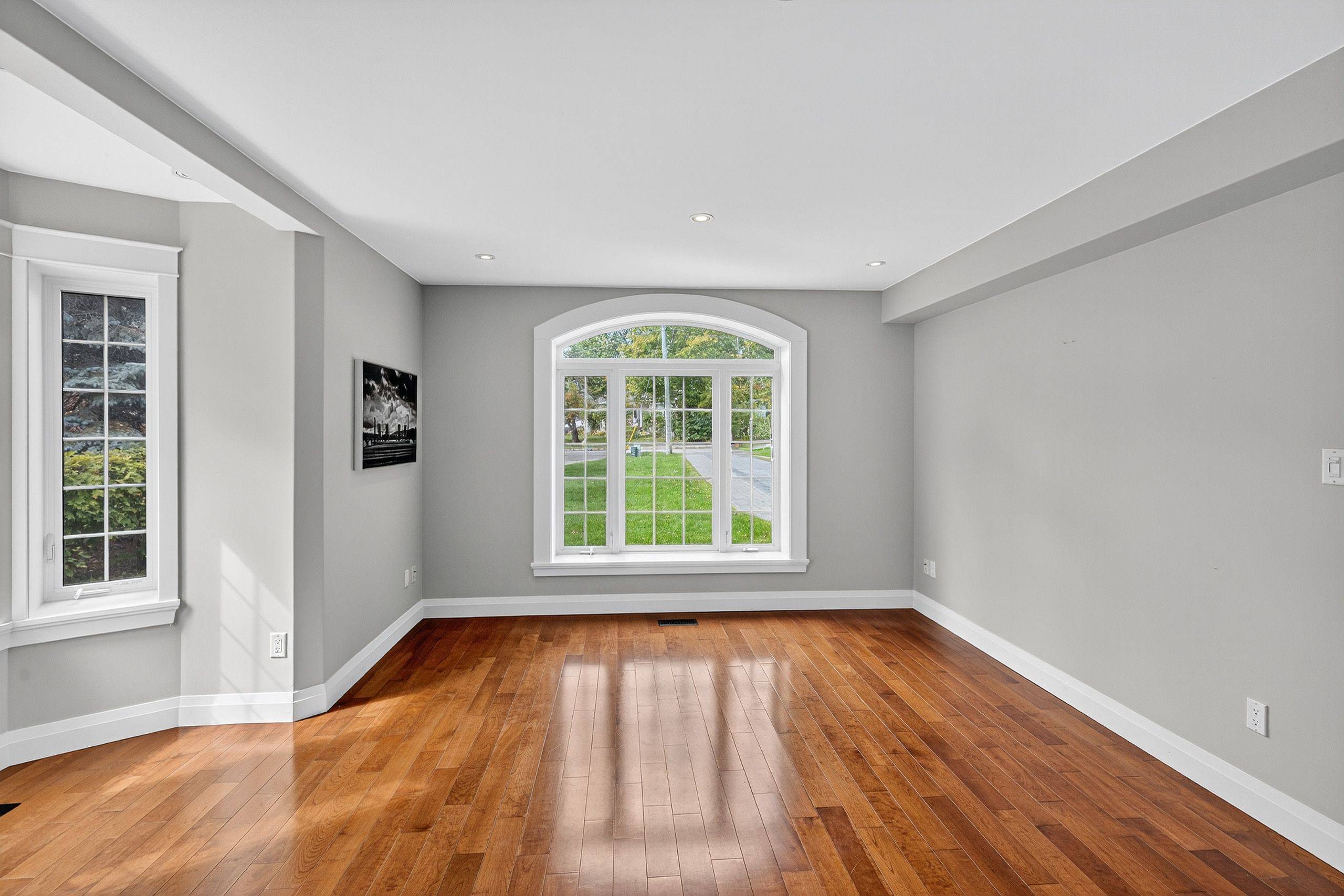 Barrie, ON L4M 3V9,105 Duckworth ST