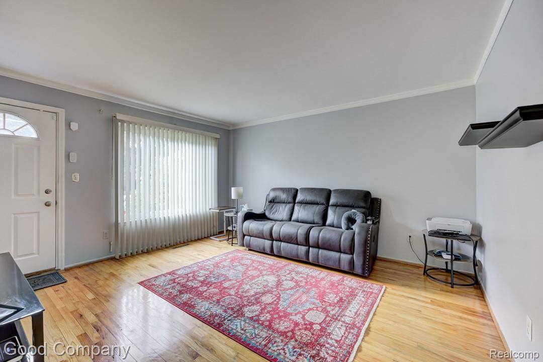 Clawson, MI 48017,351 W Baker AVE