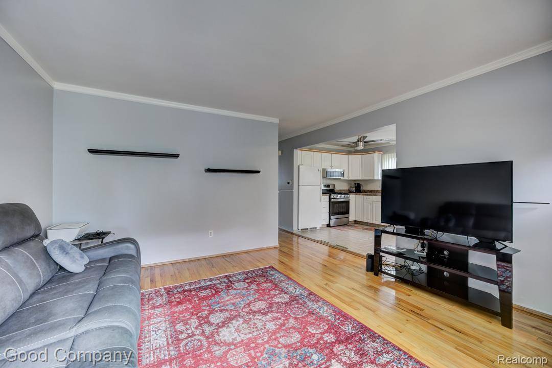 Clawson, MI 48017,351 W Baker AVE