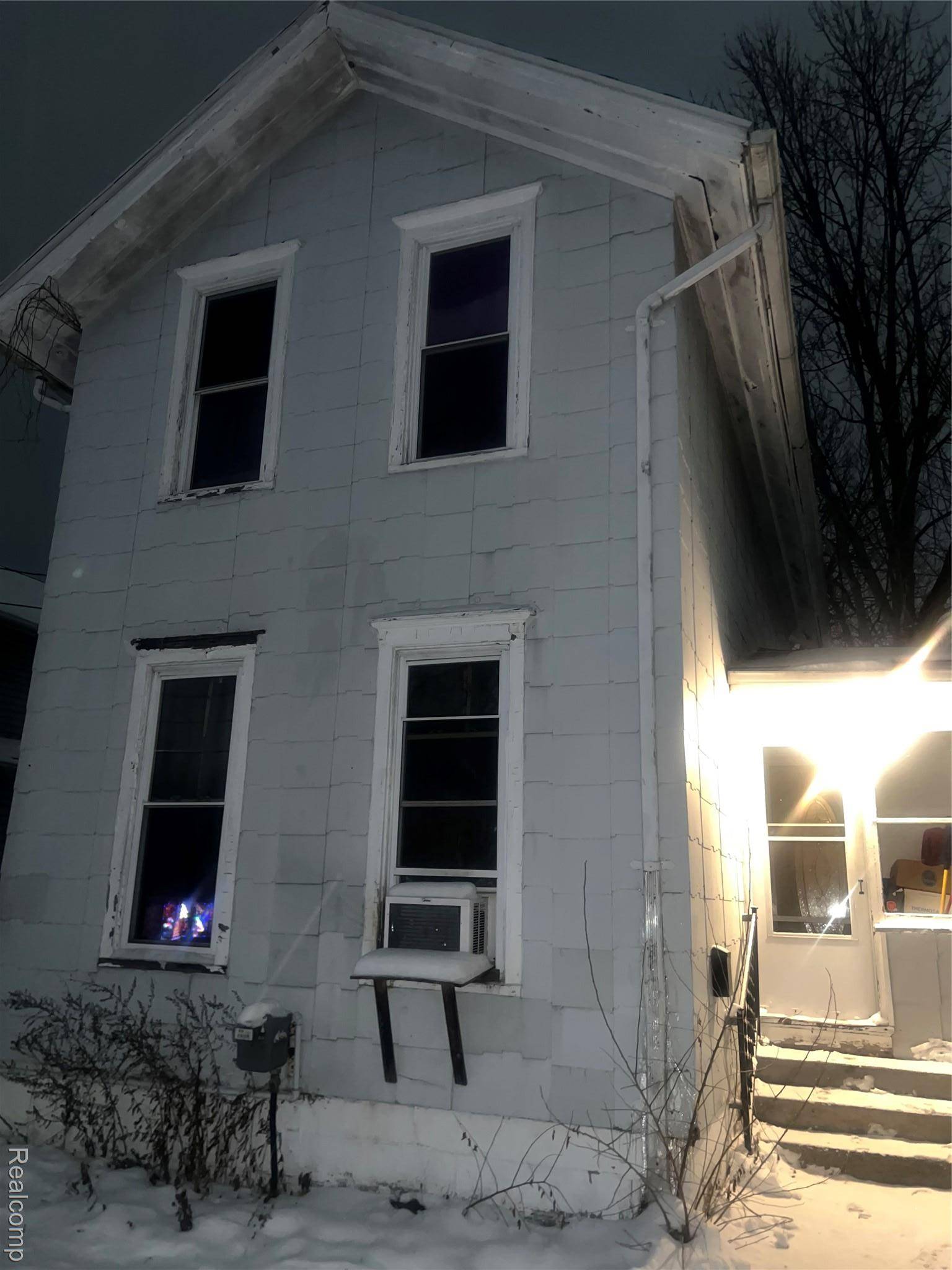 Jackson, MI 49201,513 N Waterloo ST