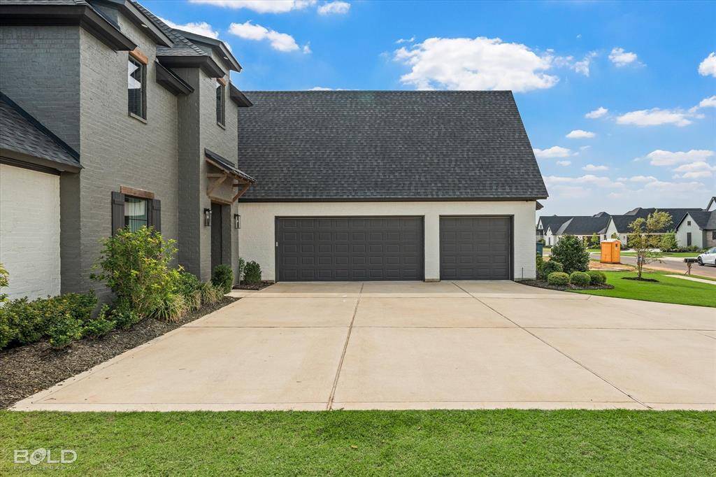 Bossier City, LA 71111,586 Corinth Circle