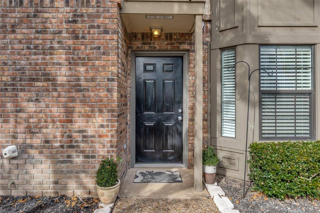 Dallas, TX 75231,8750 Park Lane #157