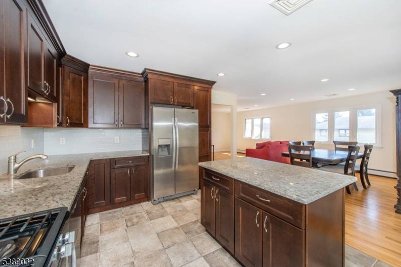 Wallington Boro, NJ 07057,11 Roehrs Dr