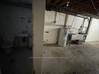 Toronto C04, ON M6B 3A4,2831 Bathurst ST