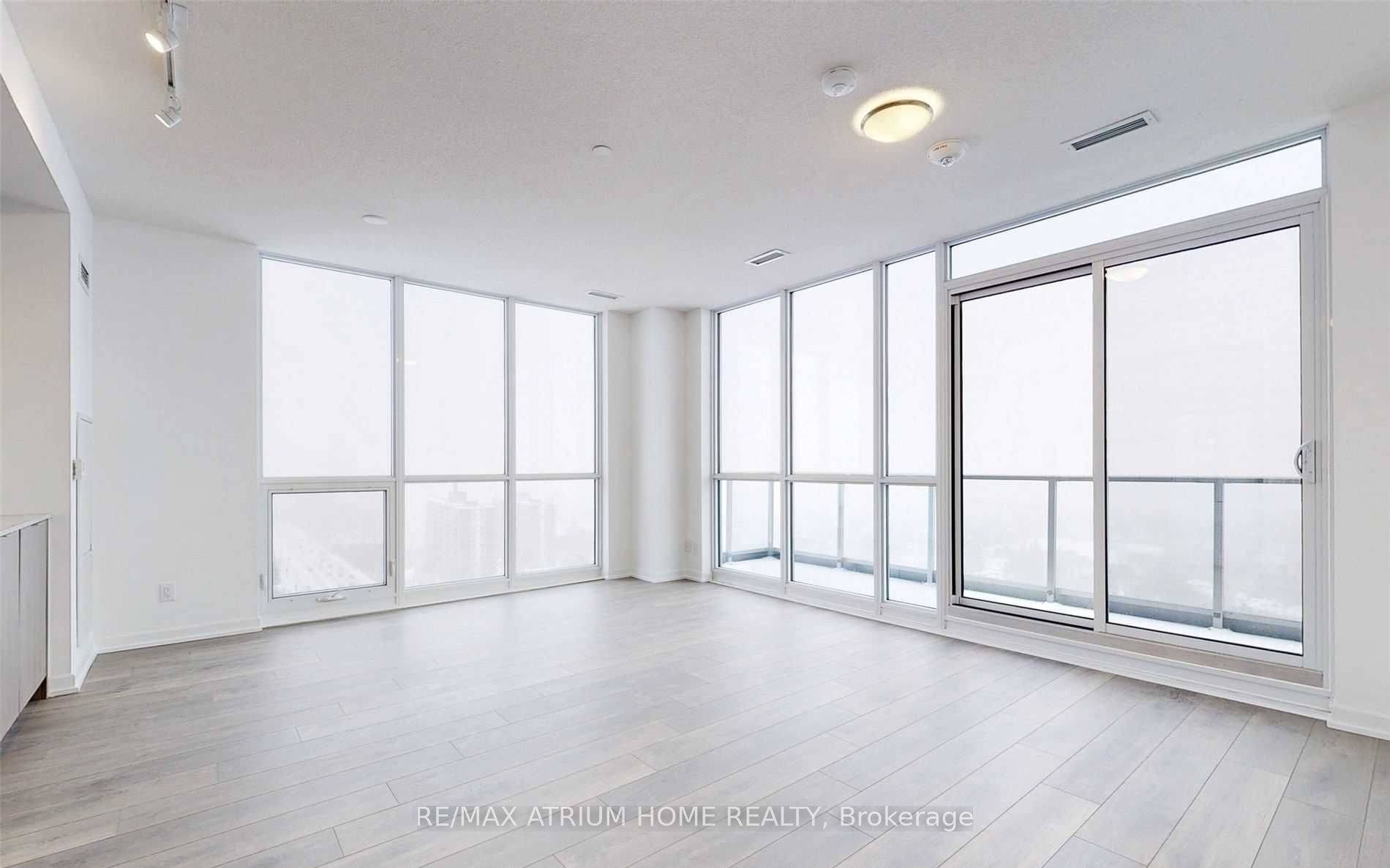 Toronto C15, ON M2J 1M1,36 Forest Manor RD #905