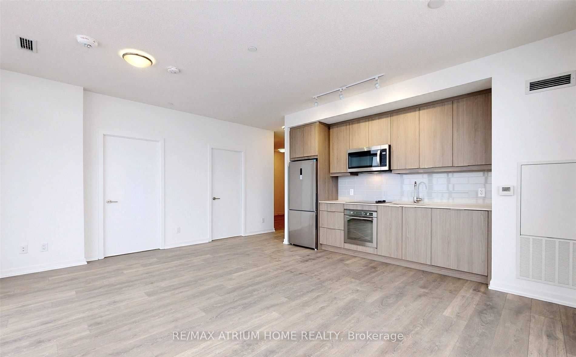 Toronto C15, ON M2J 1M1,36 Forest Manor RD #905