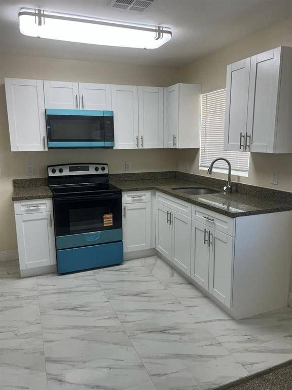 Pompano Beach, FL 33060,688 NW 21st St