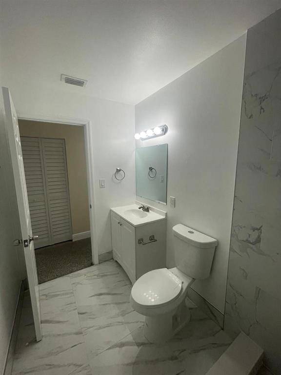 Pompano Beach, FL 33060,688 NW 21st St