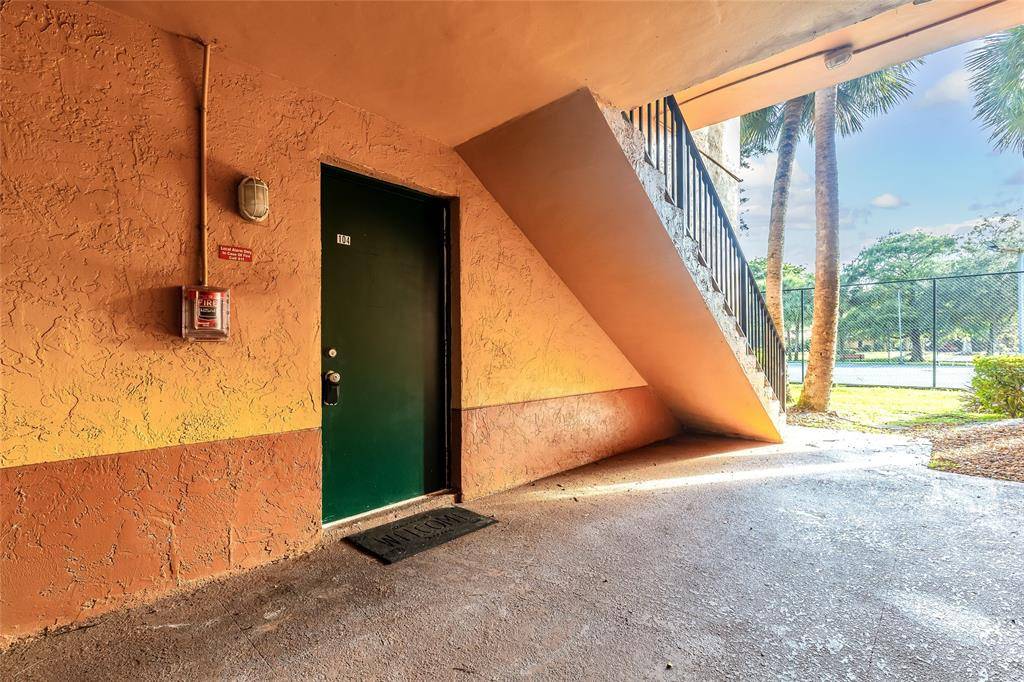 Plantation, FL 33324,10773 Cleary Blvd #104