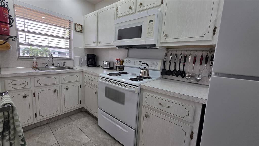 Hollywood, FL 33021,5300 Washington St #L338