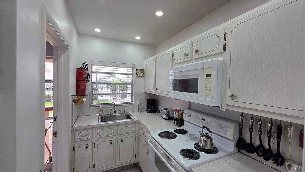 Hollywood, FL 33021,5300 Washington St #L338