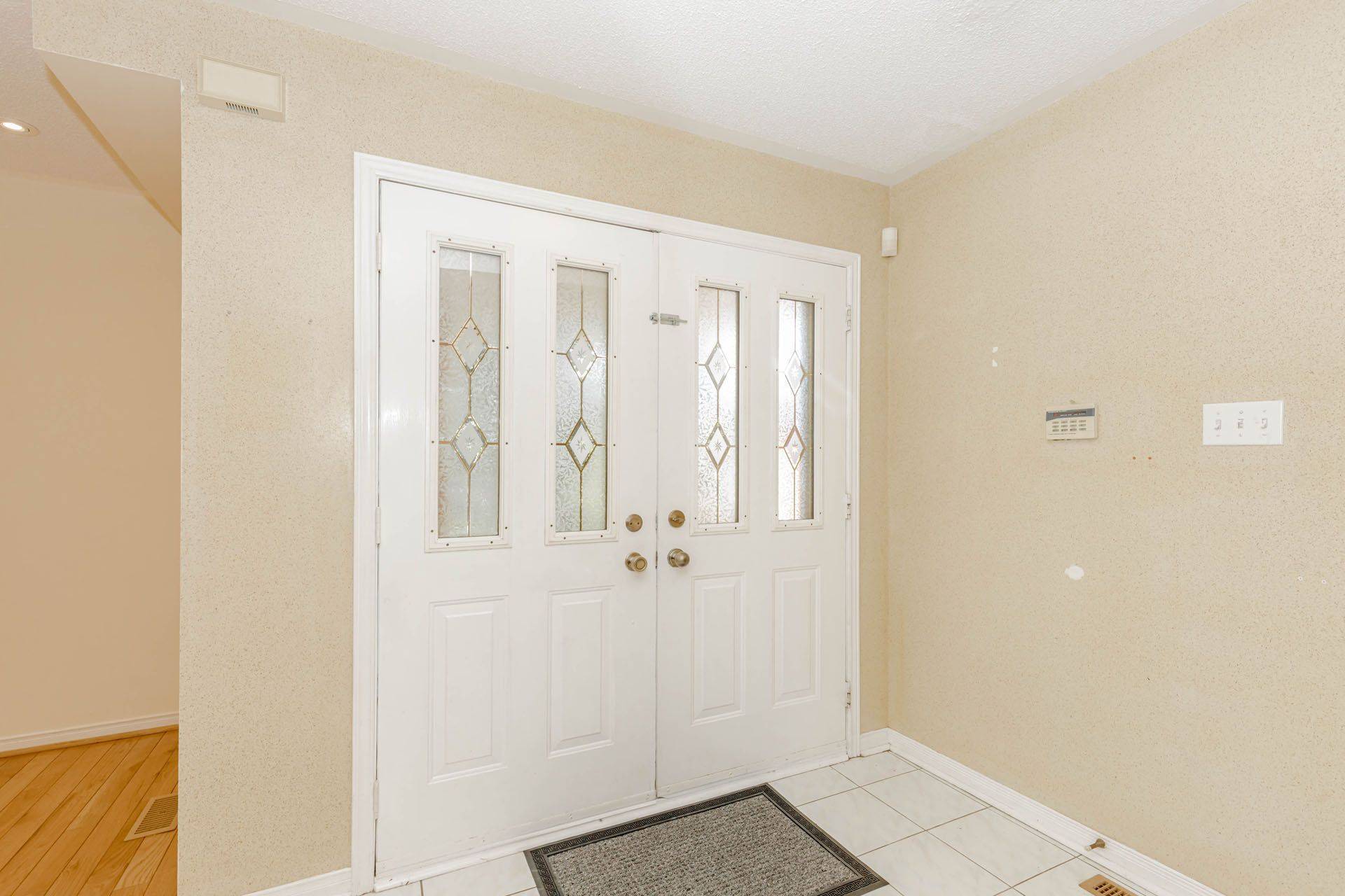 Mississauga, ON L5N 6Z4,3940 Hazelridge RD