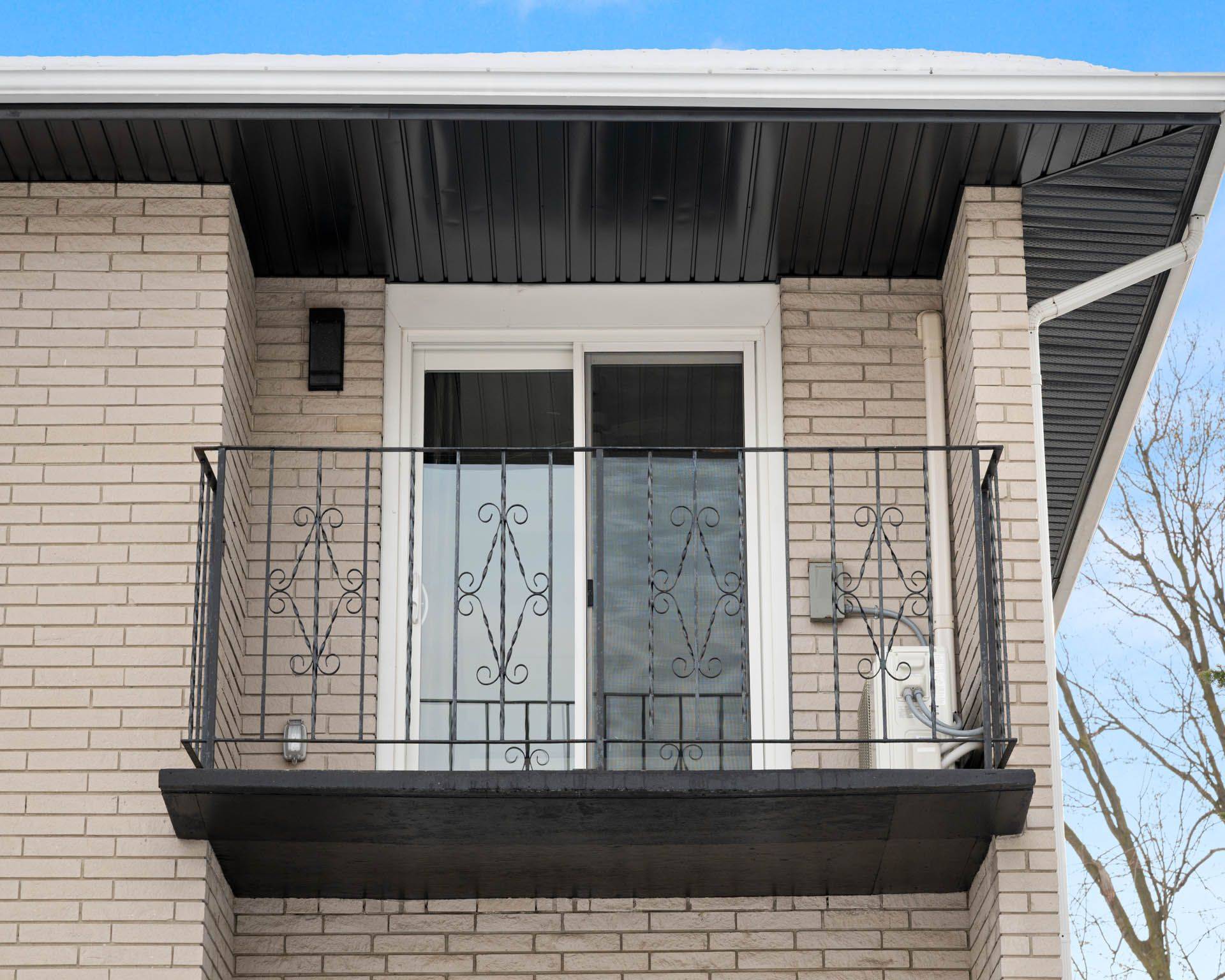 Kitchener, ON N2C 1N4,77 Second AVE