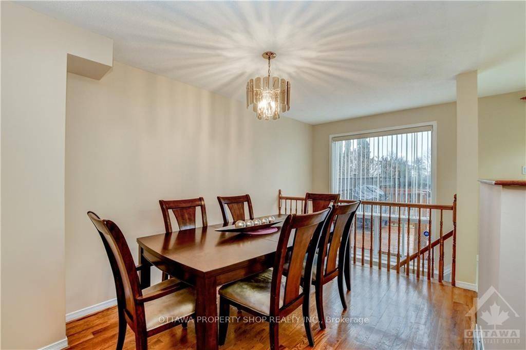 Barrhaven, ON K2J 4Z3,41 PALMADEO DR