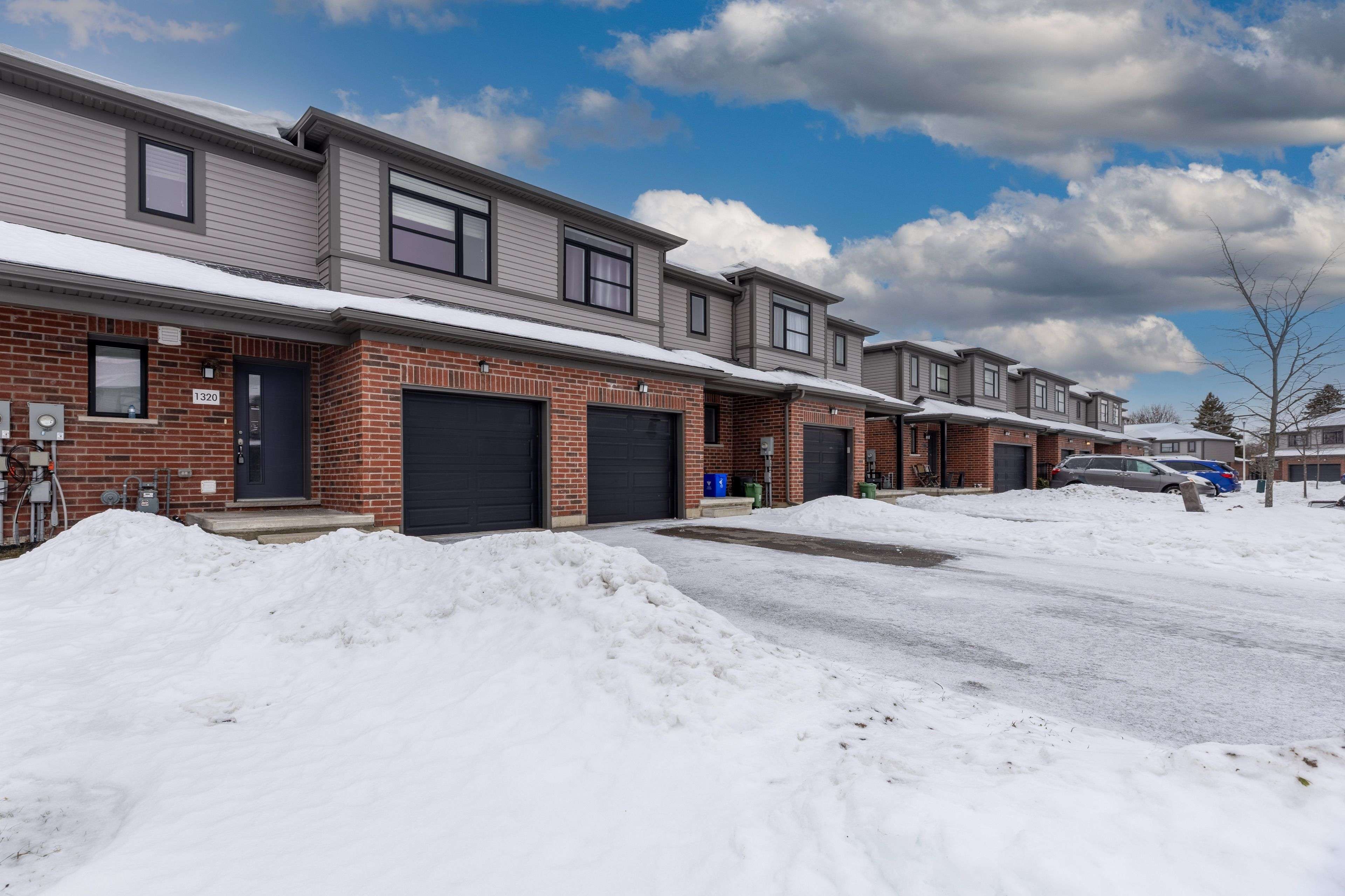 London East, ON N5V 0B8,1320 Michael CIR